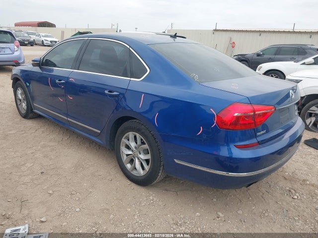 1VWAT7A33GC057490 Volkswagen Passat 1.8t S
