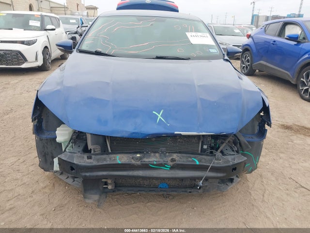 1VWAT7A33GC057490 Volkswagen Passat 1.8t S