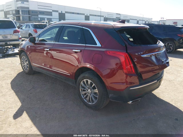 2018 CADILLAC XT5 1GYKNCRS1JZ118968 Photo 2