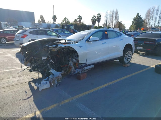 Tesla Model S 60d/70d/75d/85d/90d 2016 5YJSA1E23GF133143 Image 2