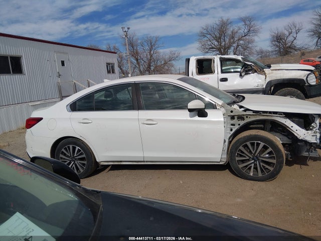 4S3BNAF61K3038107 Subaru Legacy 2.5i Premium