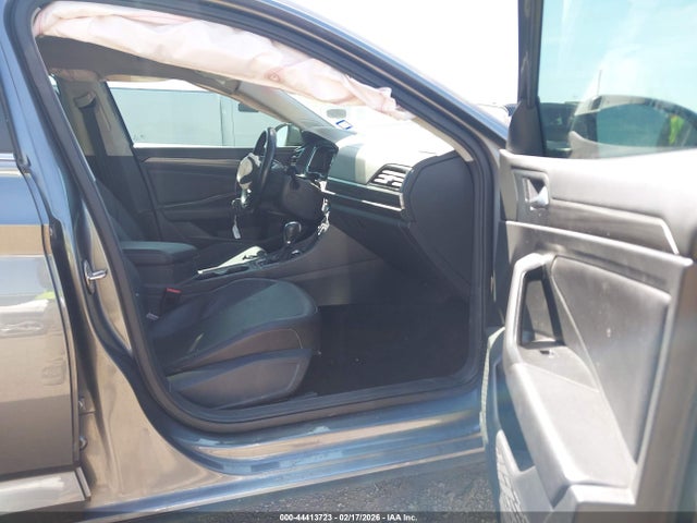 2019 VOLKSWAGEN JETTA 3VWE57BU1KM081121 Photo 4