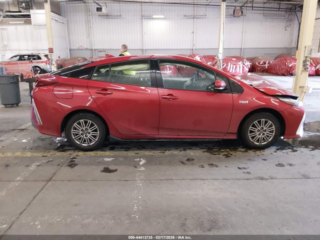 JTDKARFP8H3062979 Toyota Prius Prime Premium