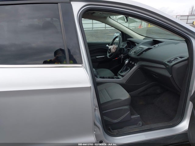 1FMCU9G99EUA16090 Ford ESCAPE SE