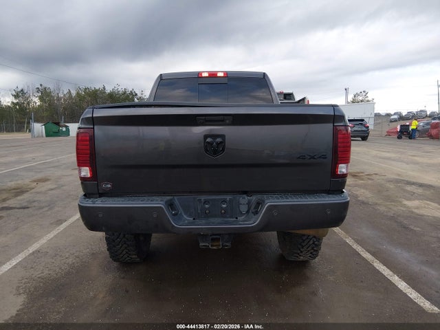 3C6UR5NLXJG217597 RAM 2500 Laramie 4x4 6&#039;4 Box