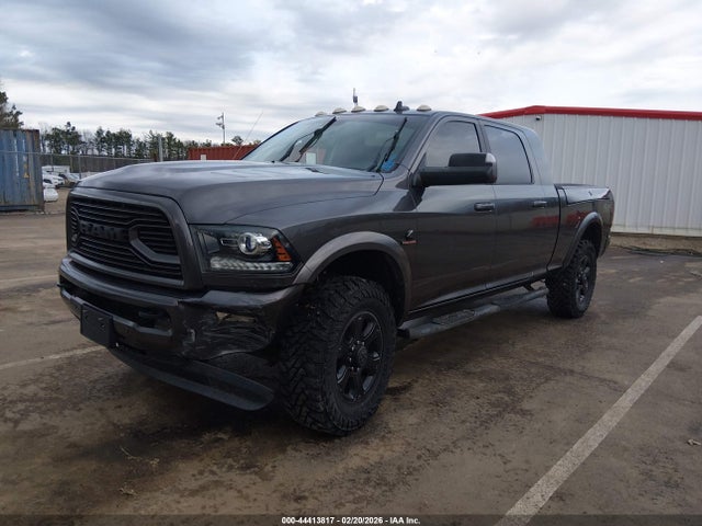 3C6UR5NLXJG217597 RAM 2500 Laramie 4x4 6&#039;4 Box