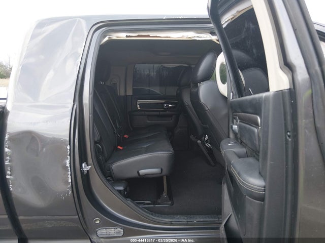 3C6UR5NLXJG217597 RAM 2500 Laramie 4x4 6&#039;4 Box