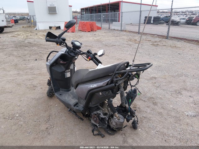 Zhng Rugby Moped 2023 L5YACBAV7P1105195 Image 3