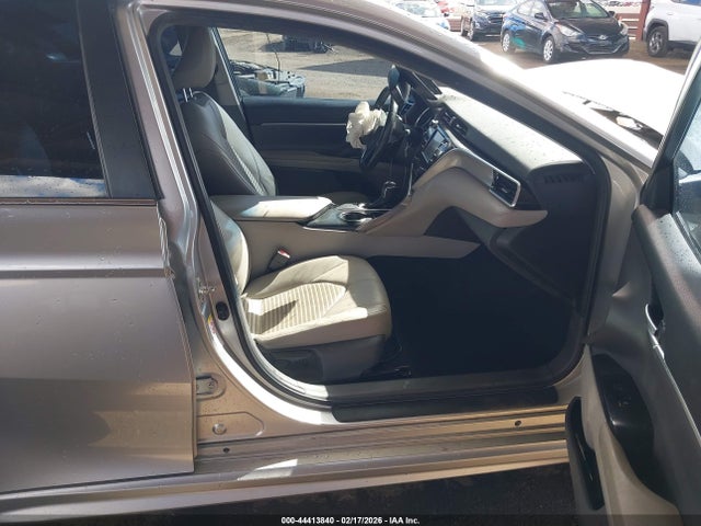 4T1B11HK8JU520017 Toyota CAMRY SE
