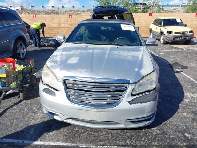 Продажа на аукционе авто 2012 Chrysler 200 Touring, vin: 1C3BCBEB8CN151945, номер лота: 44413866