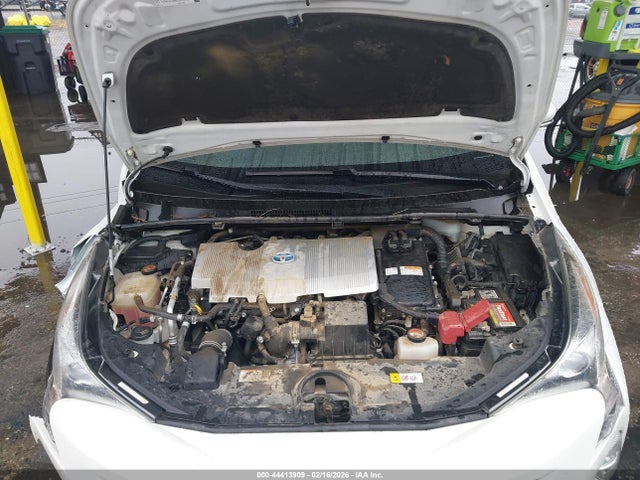 JTDKARFU8G3015651 Toyota Prius Three Touring