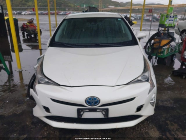JTDKARFU8G3015651 Toyota Prius Three Touring