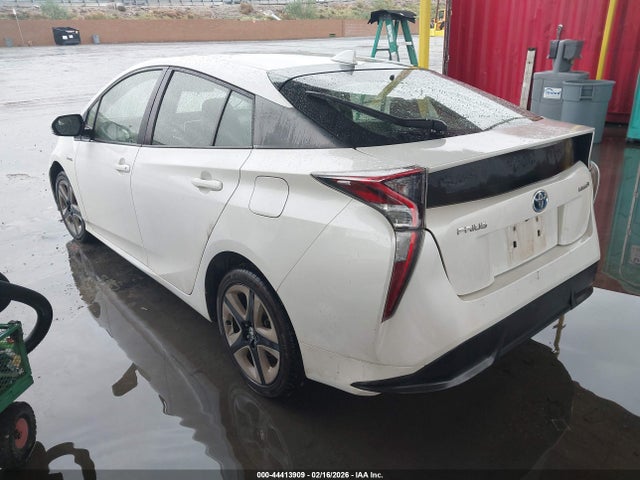 JTDKARFU8G3015651 Toyota Prius Three Touring