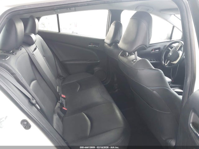 JTDKARFU8G3015651 Toyota Prius Three Touring