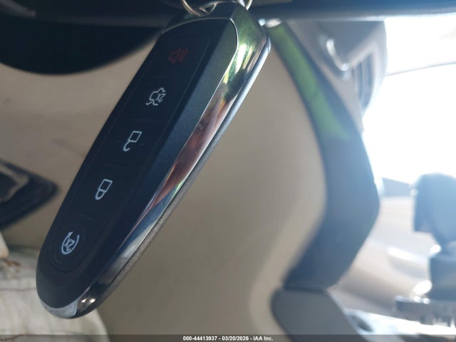 1FMCU0J96HUD12192 Ford Escape Titanium