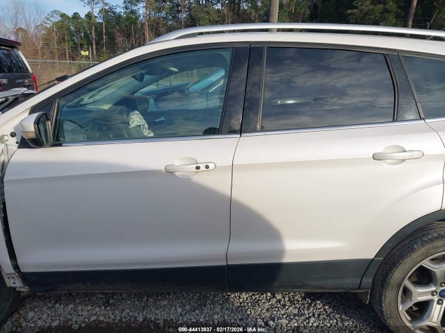 1FMCU0J96HUD12192 Ford Escape Titanium