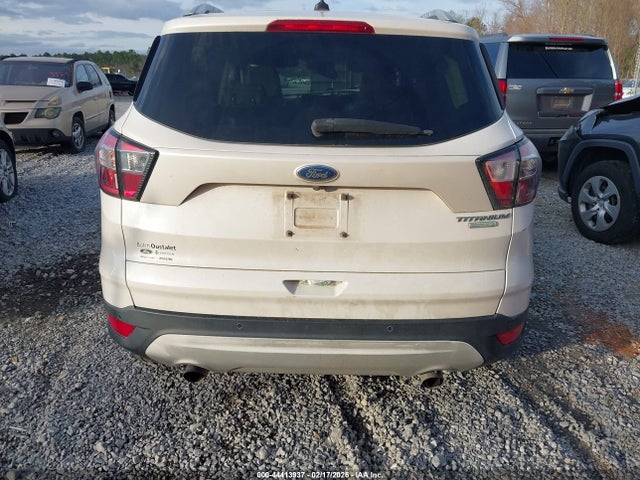 1FMCU0J96HUD12192 Ford Escape Titanium