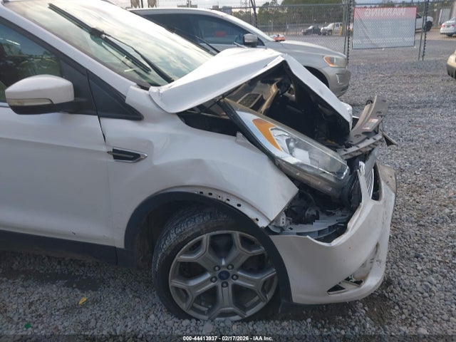 1FMCU0J96HUD12192 Ford Escape Titanium