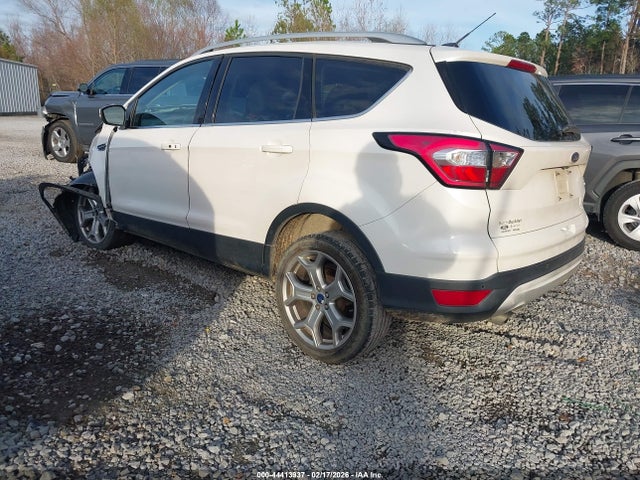 1FMCU0J96HUD12192 Ford Escape Titanium