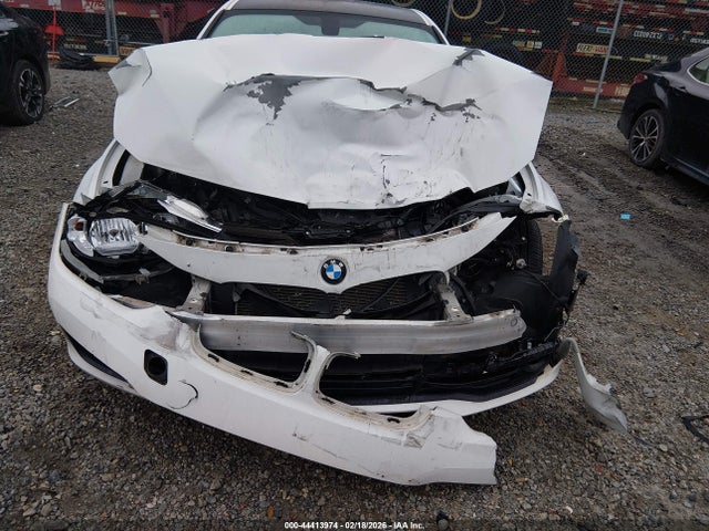 2017 Bmw 330i Xdrive მანქანა იყიდება აუქციონზე, vin: WBA8D9C38HA005502, აუქციონის ნომერი: 44413974