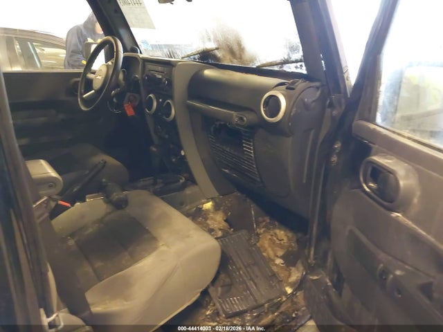 2010 Jeep Wrangler Unlimited Sahara მანქანა იყიდება აუქციონზე, vin: 1J4BA5H15AL207882, აუქციონის ნომერი: 44414003