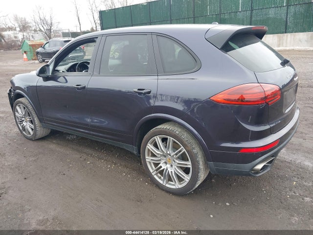 44414128 :رقم المزاد ، WP1AA2A22HKA84513 vin ، 2017 Porsche Cayenne Platinum Edition مزاد بيع