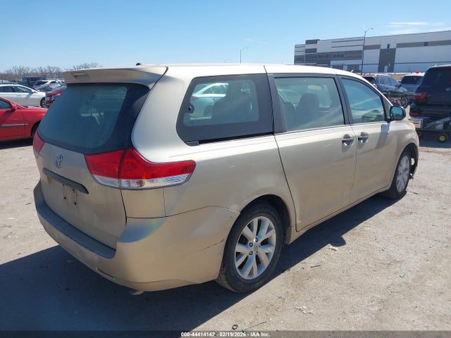 2014 TOYOTA SIENNA 5TDZK3DCXES477319 Photo 3