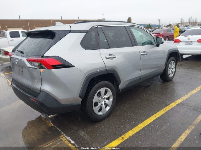 2T3K1RFV4KW011711 Toyota RAV4 LE