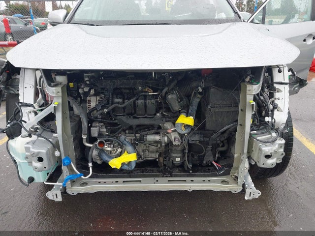 2T3K1RFV4KW011711 Toyota RAV4 LE