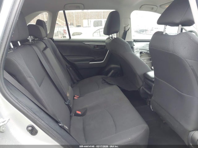 2T3K1RFV4KW011711 Toyota RAV4 LE
