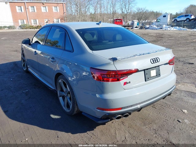 2019 AUDI S4 WAUC4AF42KA058669 Photo 2