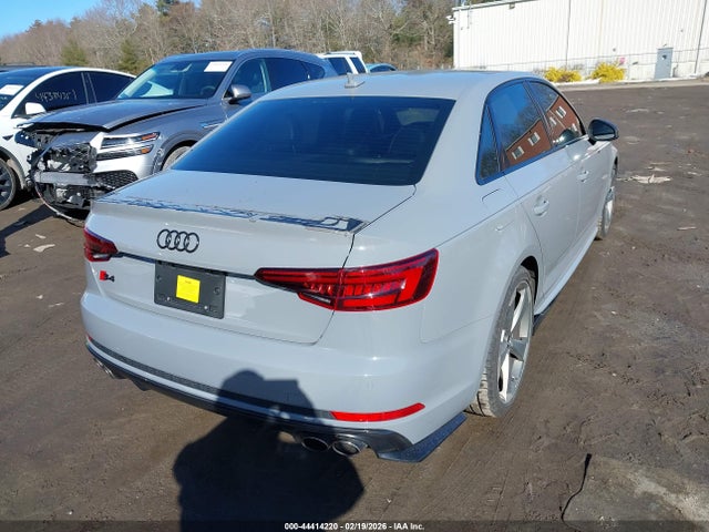 2019 AUDI S4 WAUC4AF42KA058669 Photo 3