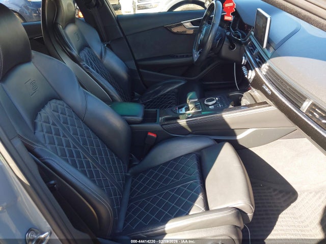 2019 AUDI S4 WAUC4AF42KA058669 Photo 4