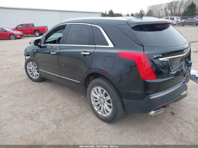2017 CADILLAC XT5 1GYKNARS5HZ135996 Photo 2