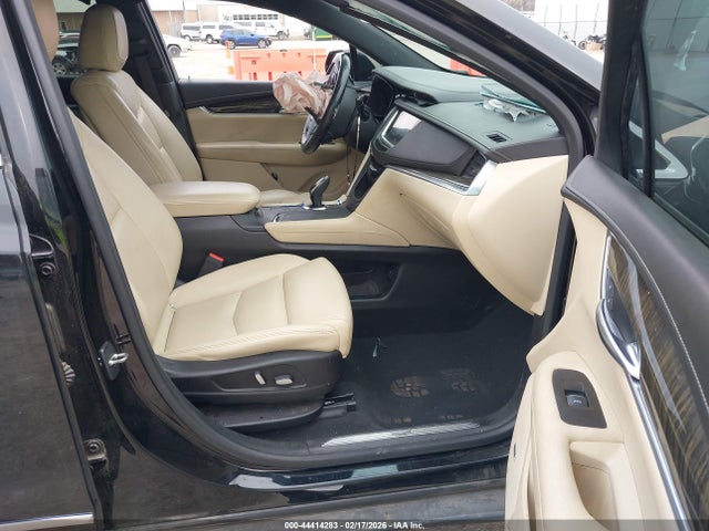2017 CADILLAC XT5 1GYKNARS5HZ135996 Photo 4