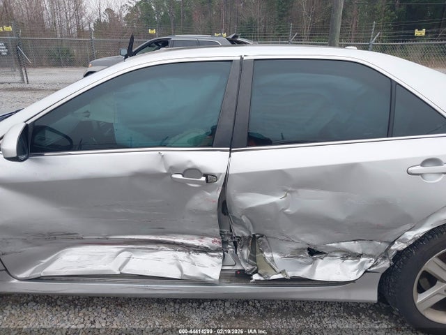 4T1BF1FK0EU736731 Toyota CAMRY SE