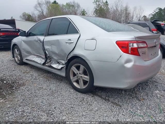4T1BF1FK0EU736731 Toyota CAMRY SE
