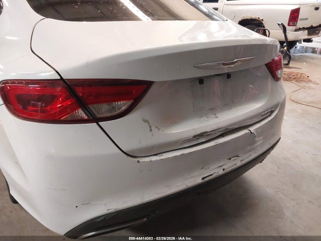 Продаж на аукціоні авто 2015 Chrysler 200 S, vin: 1C3CCCBG0FN505200, номер лоту: 44414303