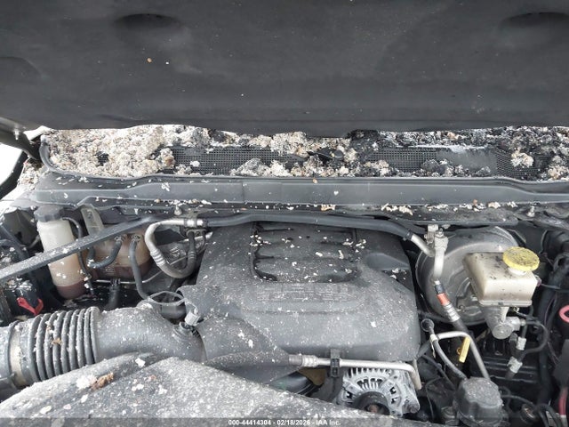 44414304 :رقم المزاد ، 3C63R3JJ0NG294358 vin ، 2022 Ram 3500 Laramie  4x4 8' Box مزاد بيع