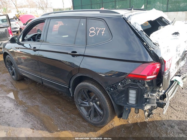 Продажа на аукционе авто 2023 Volkswagen Tiguan 2.0t Se R-line Black, vin: 3VV8B7AX1PM008103, номер лота: 44414368