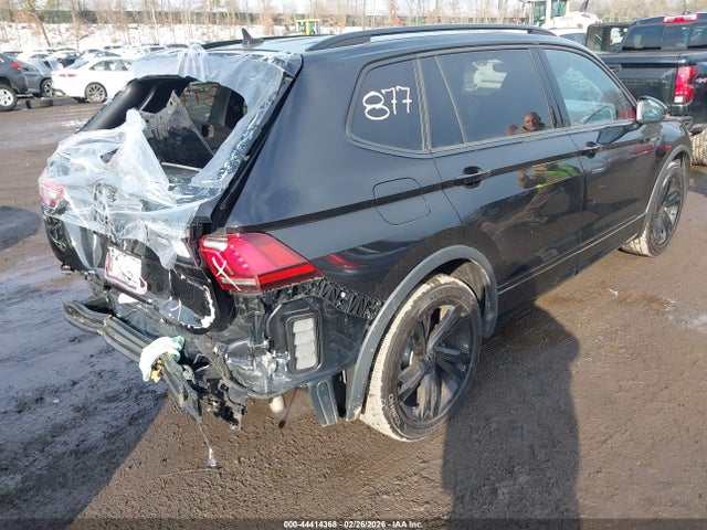 Продажа на аукционе авто 2023 Volkswagen Tiguan 2.0t Se R-line Black, vin: 3VV8B7AX1PM008103, номер лота: 44414368
