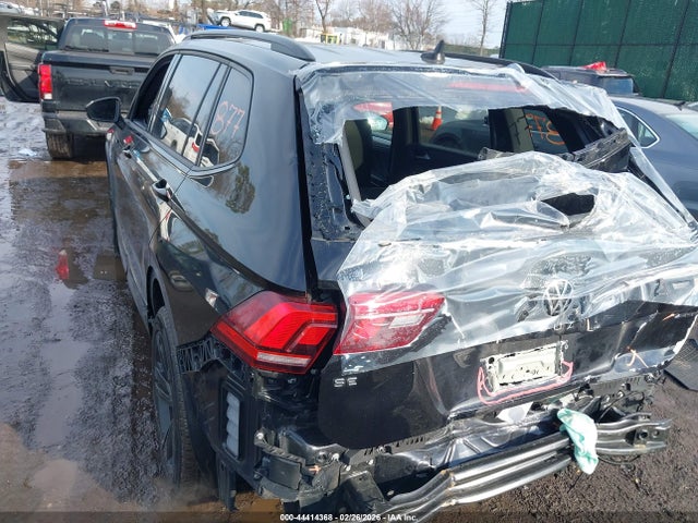 Продажа на аукционе авто 2023 Volkswagen Tiguan 2.0t Se R-line Black, vin: 3VV8B7AX1PM008103, номер лота: 44414368