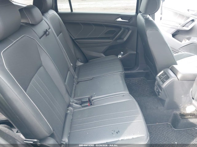 Продажа на аукционе авто 2023 Volkswagen Tiguan 2.0t Se R-line Black, vin: 3VV8B7AX1PM008103, номер лота: 44414368