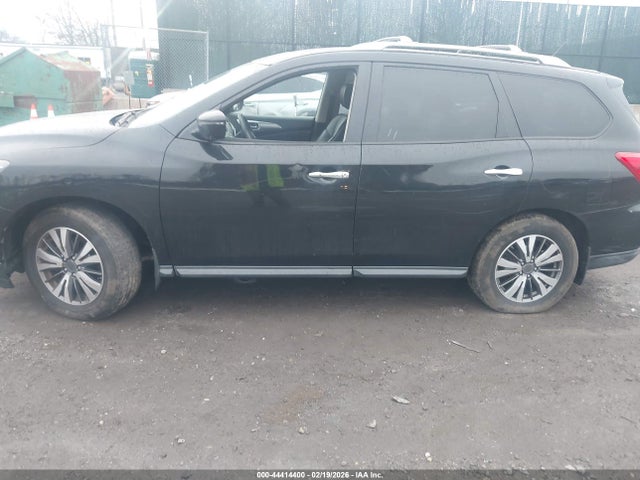 44414400 :رقم المزاد ، 5N1DR2MM1HC619678 vin ، 2017 Nissan Pathfinder Sl مزاد بيع