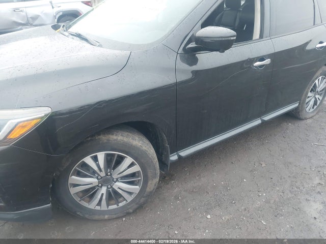 44414400 :رقم المزاد ، 5N1DR2MM1HC619678 vin ، 2017 Nissan Pathfinder Sl مزاد بيع