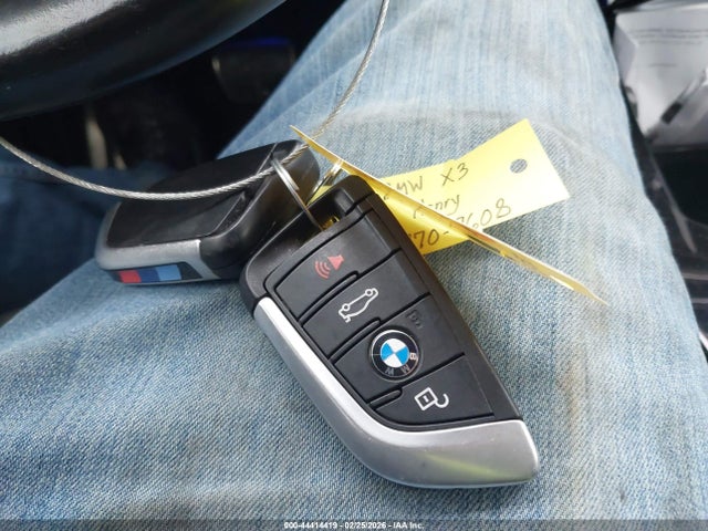 2018 BMW X3 5UXTS3C54J0Y97758 Photo 10