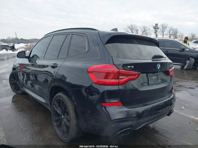 2018 BMW X3 5UXTS3C54J0Y97758 Photo 2