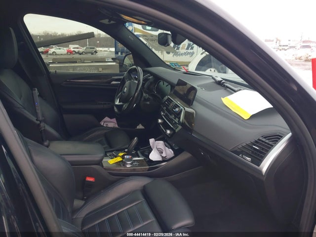 2018 BMW X3 5UXTS3C54J0Y97758 Photo 4