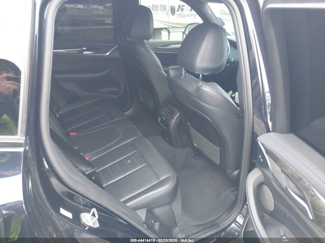 2018 BMW X3 5UXTS3C54J0Y97758 Photo 7