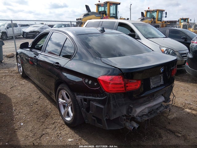 2015 BMW 328I WBA3A5G5XFNS85212 Photo 2